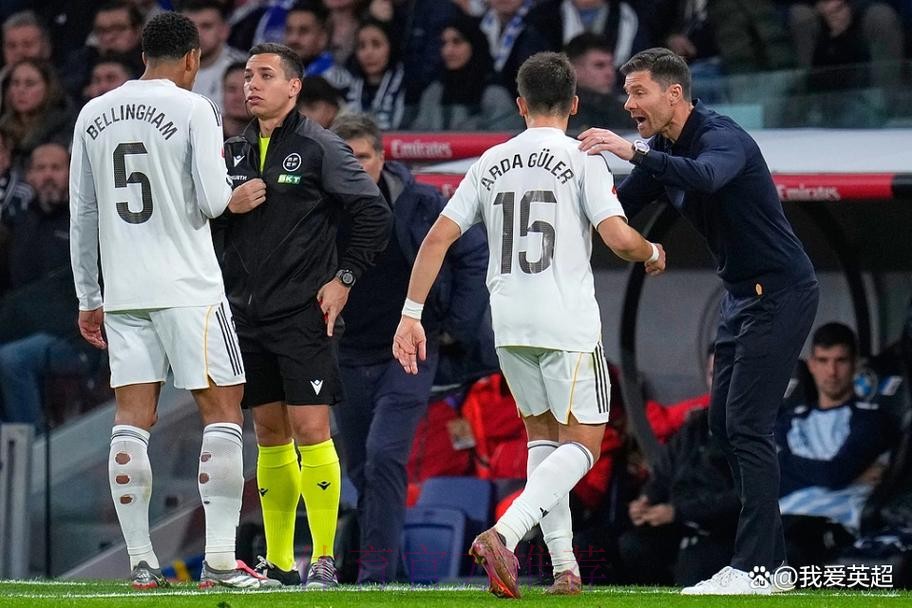 六台:皇马有球员想做掉阿隆索 摆烂只想白领工资 六台:皇马有球员想做掉阿隆索 摆烂只想白领工资